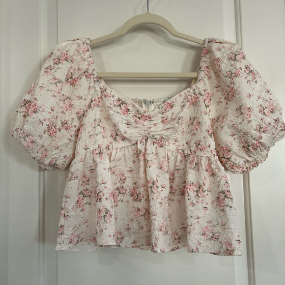 English Factory Feminine Blush Floral Bohemian Puff Sleeve Blouse - Picture 2 of 16